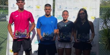 Briyana Ivanova (BUL) y la pareja Sorana Matis (ESP) y Daria Grigore (ROU), vencedoras del XII Torneo Internacional de Tenis ITF Junior Costa del Sol