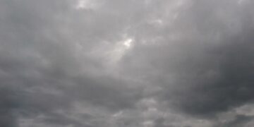 Lluvias débiles y cielos nubosos marcarán el martes en la Costa del Sol