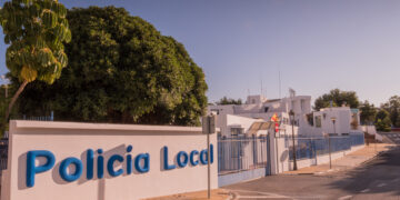 Estepona condecorará al presidente del Consorcio Provincial de Bomberos, a la Real Caballería de Ronda y a mandos policiales