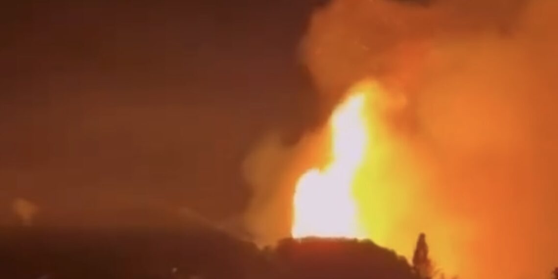 Un incendio afecta a una vivienda okupada junto al Corte Inglés de Marbella