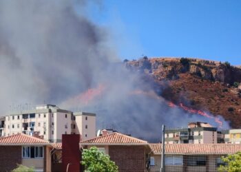 Septiembre comienza en llamas: el Monte Coronado de Málaga vuelve a arder