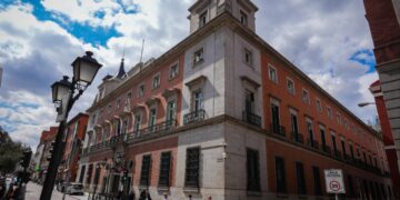 Desde Málaga denunciaron una «revictimización» por el mal funcionamiento de las pulseras de control telemático