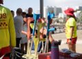 La playa de Malapesquera acoge la clausura del proyecto ‘Disfruta la Playa’, impulsado por Cruz Roja para personas con movilidad reducida