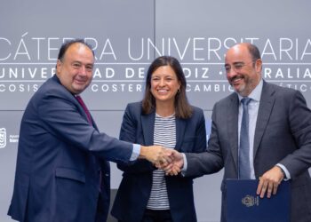 Nace la Cátedra UCA-Hidralia para impulsar desde San Fernando el conocimiento sobre la evolución climática y su impacto en humedales y esteros