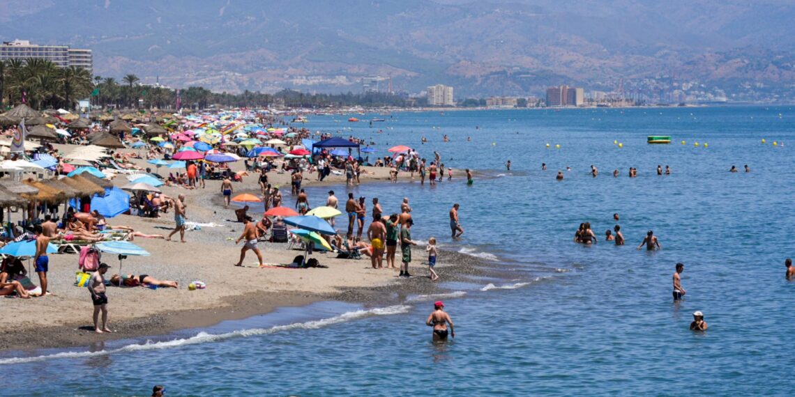 Torremolinos mejora en agosto las cifras de viajeros y pernoctaciones del pasado año e incrementa la estancia media de los turistas