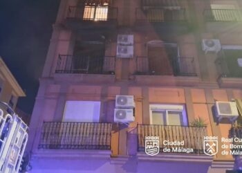 Siete personas afectadas por un incendio en una vivienda de Málaga