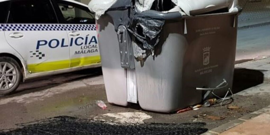 Un detenido por prender fuego a ocho contenedores de la capital