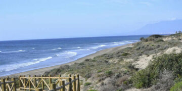Aula viva en las dunas: Produnas Marbella conecta la educación con la naturaleza costera