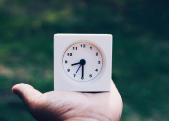 Este fin de semana vuelve el cambio de hora a España: amanecerá y anochecerá antes