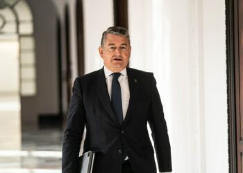 Antonio Sanz «tiende la mano» para un «diálogo claro, sincero y humilde» para trabajar en el cribado del cáncer de mama