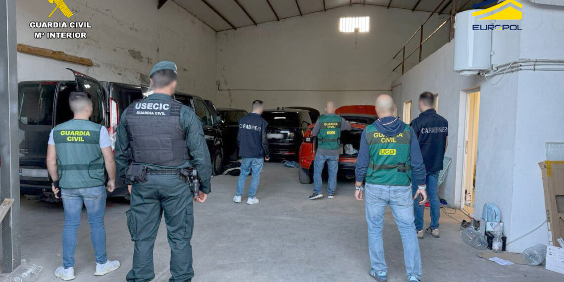 Cae una red que robaba vehículos de lujo en Italia y la Costa del Sol para su venta en Oriente Medio