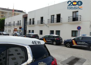 Una persecución acaba con dos detenidos en Estepona tras robar un vehículo en Marbella