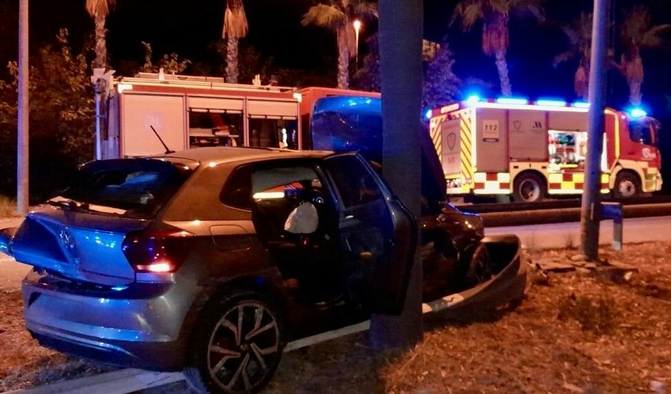 Dos personas heridas en un accidente de tráfico en Estepona