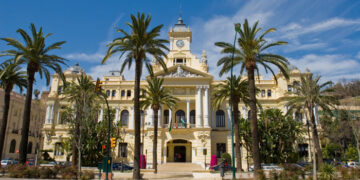 Málaga destina más de 565.000 euros a mejoras en Bomberos, Policía Local y Protección Civil