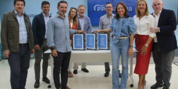 El PP de Málaga se vuelca con la candidatura de Juanma Moreno liderando el número de avales y compromisarios para el 17 Congreso Regional