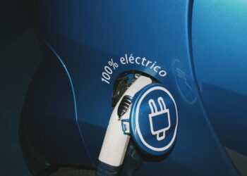 Andalucía destina 13,36 millones más en ayudas a la compra de vehículos eléctricos de MOVES III 2025