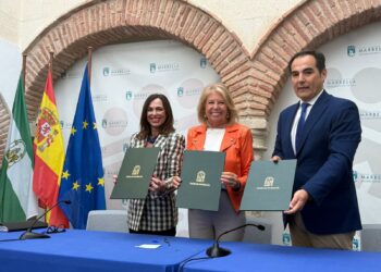 Junta y Ayuntamiento firman el convenio para el acceso a la futura Ciudad de la Justicia de Marbella