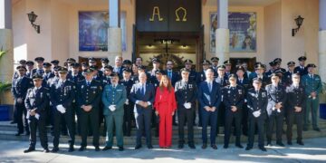 Mijas homenajea a su Policía Local con la entrega de medallas y felicitaciones con motivo del Día del Patrón