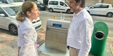 El Ayuntamiento de Fuengirola renueva los buzones de papel y cartón de una quincena de islas ecológicas con fondos de Diputación