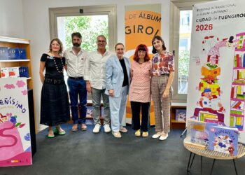 Ana Mula entrega el IV Premio Internacional de Álbum Ilustrado ‘Ciudad de Fuengirola’ a Mireia Aleu i Barangé
