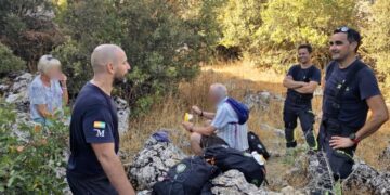Rescatan a dos senderistas perdidos durante una ruta en El Torcal