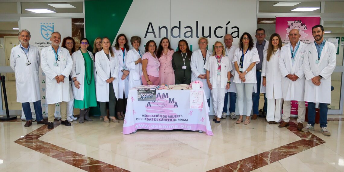 El Hospital Regional de Málaga visibiliza el Día Mundial del Cáncer de Mama