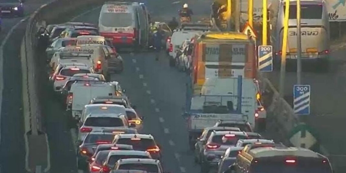 Caos en la A-7: Cuatro accidentes colapsan la autovía en plena hora punta