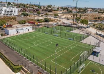 El complejo deportivo de Arroyo Enmedio estrena un nuevo sistema que facilita la reserva y entrada a sus campos de fútbol