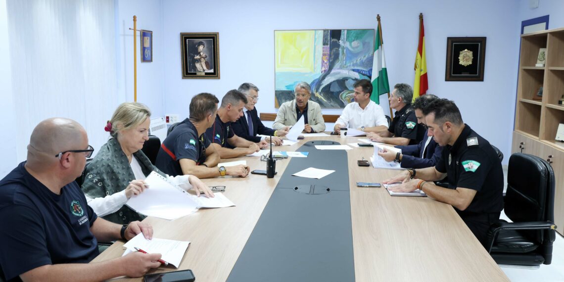 Marbella refuerza su coordinación ante posibles episodios de lluvias torrenciales e inundaciones con una reunión del CECOPAL