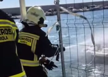 Última hora: ocho heridos tras la explosión de una embarcación en el Puerto de Fuengirola