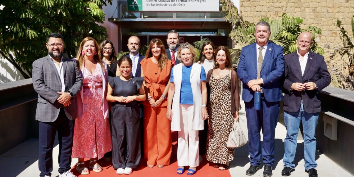 El Salvador implantará el modelo formativo de excelencia del CIOMijas en su estrategia de capacitación de trabajadores turísticos