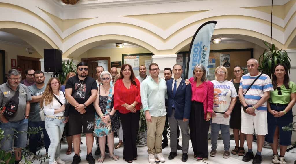 Benalmádena reafirma su compromiso con la salud mental en un emotivo acto institucional celebrado en el Ayuntamiento