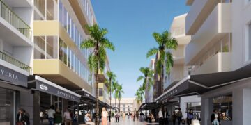 El Ayuntamiento aprueba nuevos modelos de toldos y lanza ayudas para modernizar la imagen de los comercios de Benalmádena