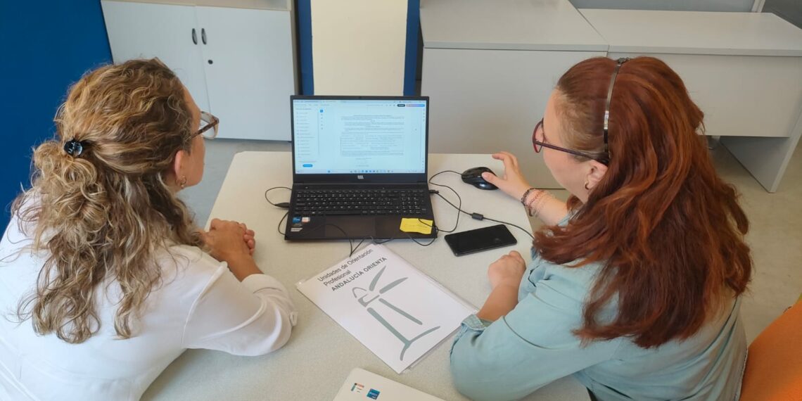 Benalmádena pone en marcha un servicio de orientación en la búsqueda de empleo para personas con discapacidad en colaboración con Acción Laboral