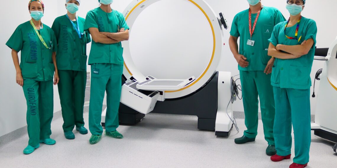 El Hospital Regional de Málaga refuerza su liderazgo en cirugía de columna con navegación intraoperatoria avanzada