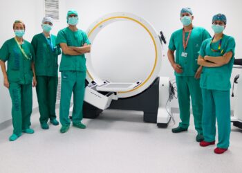 El Hospital Regional de Málaga refuerza su liderazgo en cirugía de columna con navegación intraoperatoria avanzada