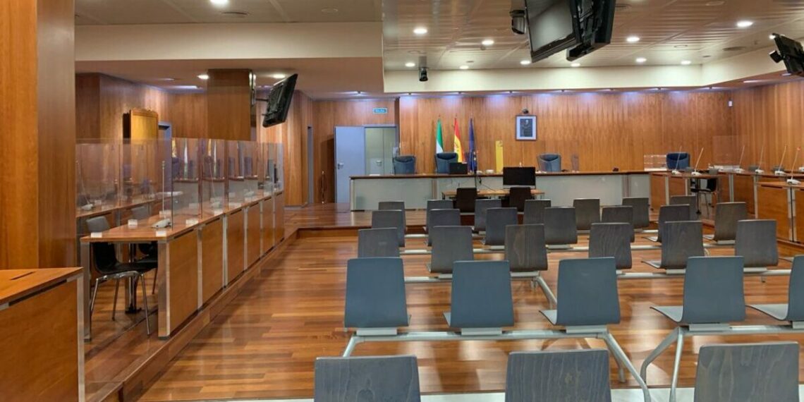 Violó a su hijastra de 14 años mientras la madre de la menor ingresaba en prisión en Málaga