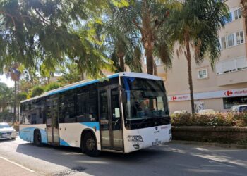 Estepona tendrá servicio gratuito de autobús a los cementerios con motivo de la festividad de Todos los Santos