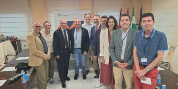 El 061 recibe la visita del equipo de gestión de la Facultad de Medicina de Málaga