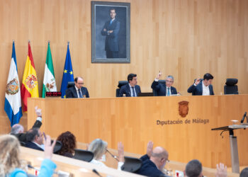 Diputación exige al Gobierno actuaciones urgentes contra el colapso de la A7 oriental, la bonificación del peaje de la Costa y mejorar el cercanías de Fuengirola y del Guadalhorce