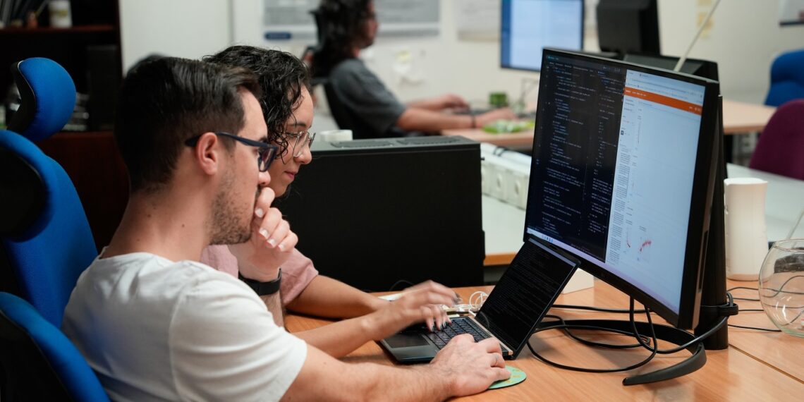 Desarrollan un sistema inteligente que detecta anomalías cardíacas en los electrocardiogramas para anticipar el diagnóstico