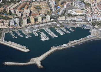 La Junta invertirá más de medio millón de euros en el dragado del puerto de Estepona