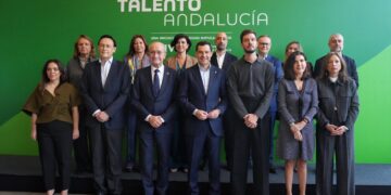Moreno destaca el espíritu de transformación de Andalucía: «No solo competimos, también ganamos»