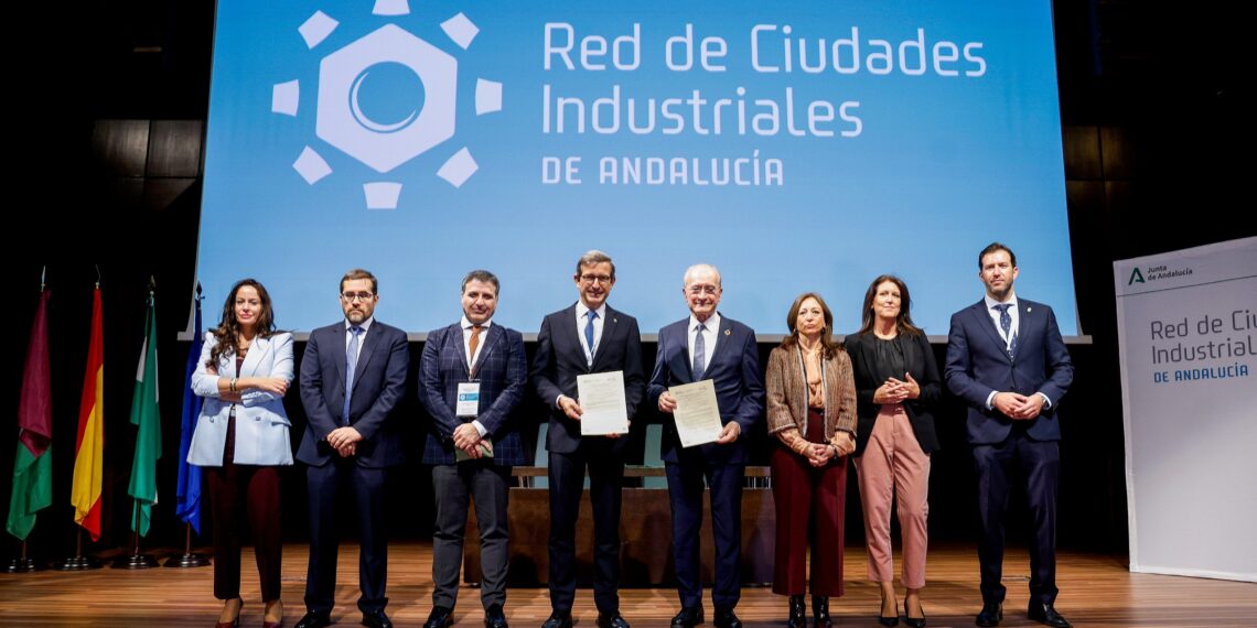 Málaga se adhiere a la Red de Ciudades Industriales, que suma 124 municipios comprometidos con el desarrollo de la industria