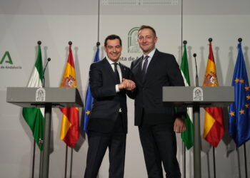 Moreno pide a la Comisión Europea que proteja al campo andaluz y mantenga los fondos de la PAC