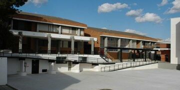 Más de 100 donaciones de sangre en una jornada solidaria del IES Mar de Alborán de Estepona