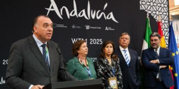 Más de 2,5 millones de turistas británicos visitan 326 municipios andaluces en el año de mayor conectividad aérea con Reino Unido