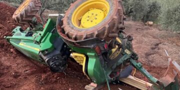 Muere un hombre de 74 años al quedar atrapado bajo un tractor en Coín