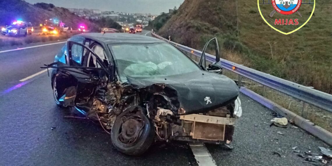 Cinco heridos en un accidente causado por un vehículo que iba en dirección contraria en Mijas