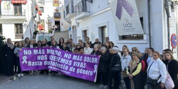 Casares se manifiesta contra la violencia hacia las mujeres